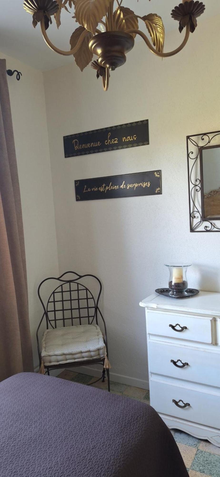 Cherche Midi Noves Luaran gambar