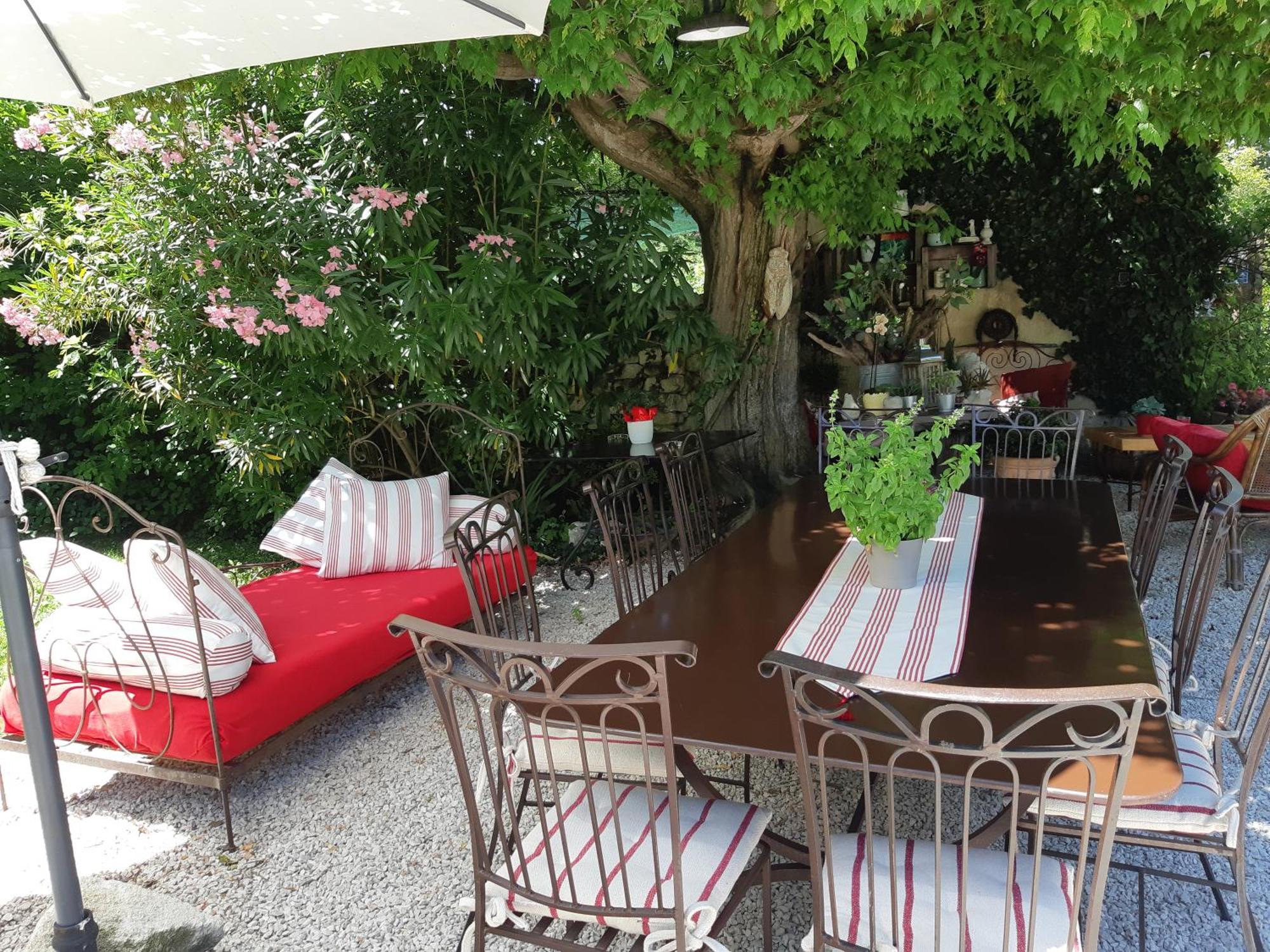 Cherche Midi Noves Luaran gambar